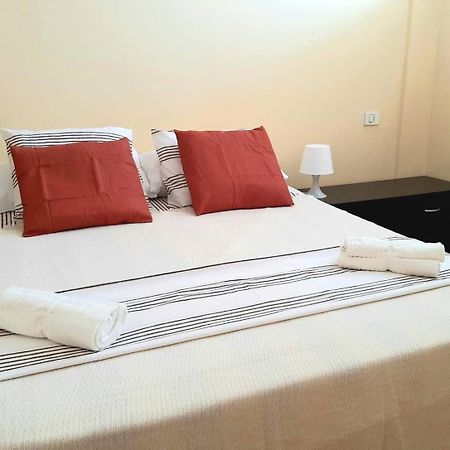 Perfectly Located Apartment With Pool Playa de las Américas Buitenkant foto